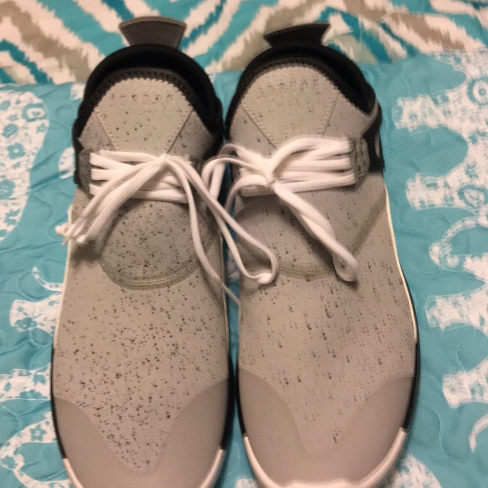 Jordan fly 89 worn one time. Comes with box